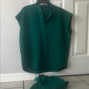 Figs Green Top and bottom